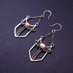 Srebrne kolczyki z różową perłą | Eleganckie kolczyki z motywem miecza