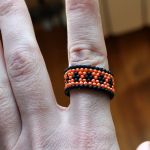 Pierścionek koralikowy pomarańczowo-czarny 1 - pierścionek będzie wspaniałym prezentem