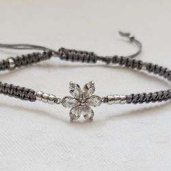 Bransoletka szara srebrzysta boho pleciona makrama Bransoletka szara srebrzysta boho pleciona makrama