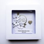 Kartka na Komunię z kwiatami ręcznie robiona - Pamiątka Pierwszej Komunii w pudełku