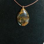 Włosy Wenus czyli kwarc rutylowy, duża łezka w złocie, wisior na rzemieniu - 