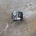 Runiczny amulet miłości w srebrze 02 - obrączka z runami