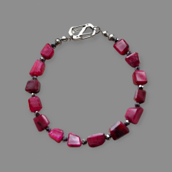 Bransoletka z surowych naturalnych rubinów 