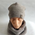 Komplet ręcznie robiony na drutach, beżowy melanż. - beżowy komplet