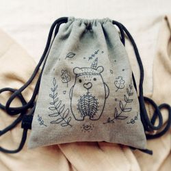 Ręcznie haftowany plecak dla przedszkolaka MIŚ