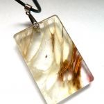 Kwarc rutylowy - włosy Wenus, duży prostokąt, wisior na rzemieniu - 