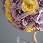 Kula z fioletowych i żółtych róż - Starannie wykonane papierowe róże
