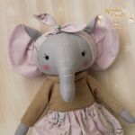 Słonik Elza w sweterku i spódniczce z opaską - 