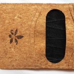 Stylowy portfel z korka z czarną podszewką - Portfel przed włożeniem cennej zawartości