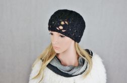 Czarna szydełkowa czapka