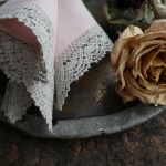 Serweta lniana Pudrowy róż z koronką - Nakrycie stołu