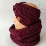 Burgundowy komplet, ręcznie robiony na drutach. - burgundowy komplet