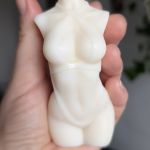 Świeca dekoracyjna ciało kobiety w bikini - 