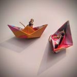 Kolczyki origami łódki kolorowe - Z boku