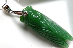 Jadeit zielony, duża cykada - wisiorek na łańcuszku