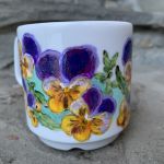 Porcelanowy kubek ręcznie malowany Bratki 2 - 