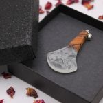 Whispers of Smoke, drewno i żywica epoksydowa - Może jako prezent?