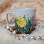 Ręcznie malowany kubek letnia łąka i motyle - Ręcznie malowane