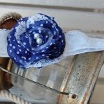 Retro opaska granatowa w groszki - 