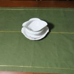 Bieżnik na stół/ Ławę CIEMNA ZIELEŃ/ ZŁOTA NITKA 126 cm x 60 cm - Bieżnik złota nitka