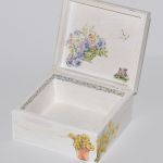 Biała szkatułka Bratki DECOUPAGE - Biała szkatułka Decoupage kwiaty