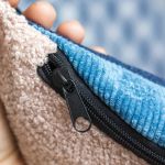 Nerka handmade z pudroworóżowego baranka unikatowa saszetka Raspberi - 