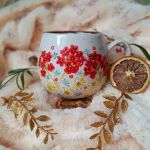 Barwny ręcznie malowany kubek na kwietnej łące 460 ml - ręcznie malowane