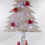 Drewniana Choinka ozdobami LED - 