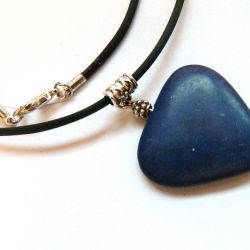 Granatowy matowy Lapis Lazuli, wisiorek z serduszkiem 