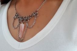 Naszyjnik chainmaille z różowym kwarcem