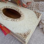 Elegancki, ręcznie zdobiony chustecznik w stylu shabby chic - 4