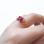 Pierścionek z Kryształów Preciosa Fuchsia AB - delikatny, kobiecy pierścionek na wyjątkowe okazje