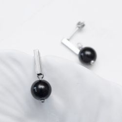 Klasyczne kolczyki z Black Stone