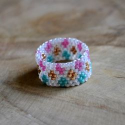 Pierścionek biały w romby 4