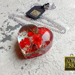 Walentynka V - wisiorek-serduszko z żywicy