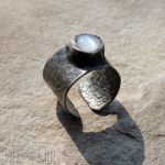 Ixchel - pierścionek z szeroką obrączko