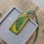 Leśna Paproć – ręcznie malowany wisiorek z glinki - 4