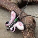 Motyl na różowo - motyl fusing ze szkła