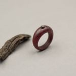 Amarantowy pierścionek z obsydianem srebrzystym - pierścionek z obsydianem
