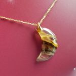  Kamień Wenus, wisiorek z księżycem na łańcuszku - 