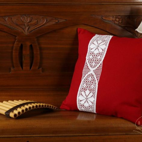 Dekoracyjna powłoczka na poduszkę „Czerwone i białe” trzecia
