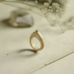 Jesionowy pierścionek z peridotem - 