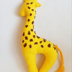 Żyrafa szyta ręcznie zabawka. Bawełna, filc, kulka silikonowa 