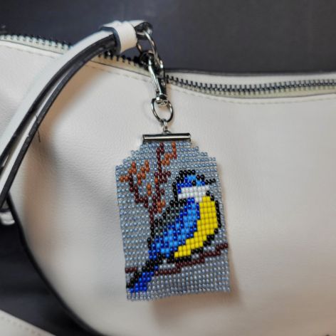 Sikorka - brelok zawieszka na klucze, torebkę, plecak tkany z koralików