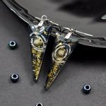 kosmiczne kolczyki sztyfty z żywicy -trójkątne - kolczyki kosmos