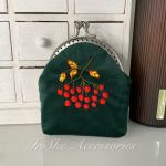 Portmonetka welurowa “Jarzębina”, okucia w kolorze srebrnym  - 