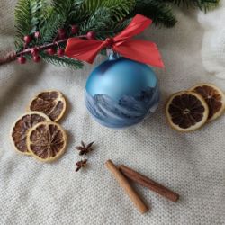 Ręcznie malowana bombka "zimowe Tatry" (7), 10 cm