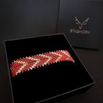 Koralikowa Bransoletka "Red Chevron" - biżuteryjny pomysł na prezent
