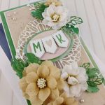 Kartka beżowo-zielona na ślub z kwiatami - detale