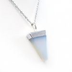 Naszyjnik "Luna Prism" - Światło i Geometria w opalu - 